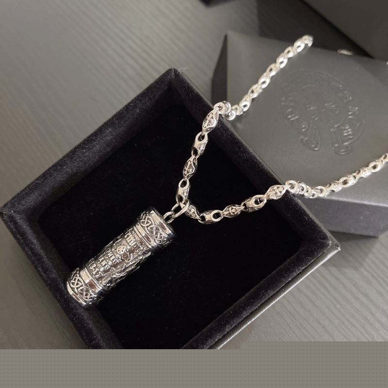Ch**me He**ts necklaces